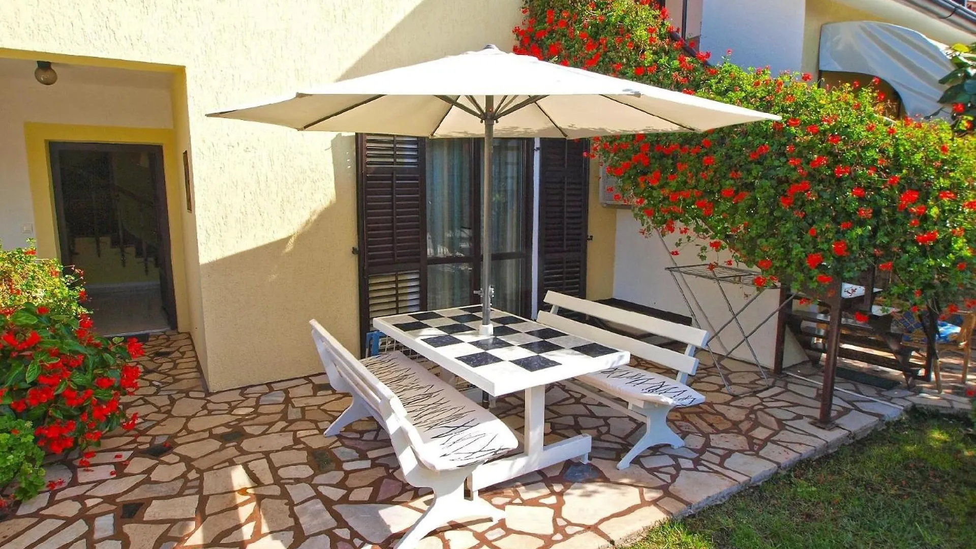 Ferienwohnung Fuer 4 Personen Ca 35 Qm In Banjole, Istrien Istrische Riviera Apartment