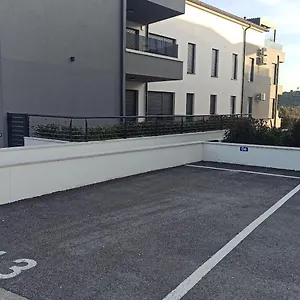 Emarin Apartment